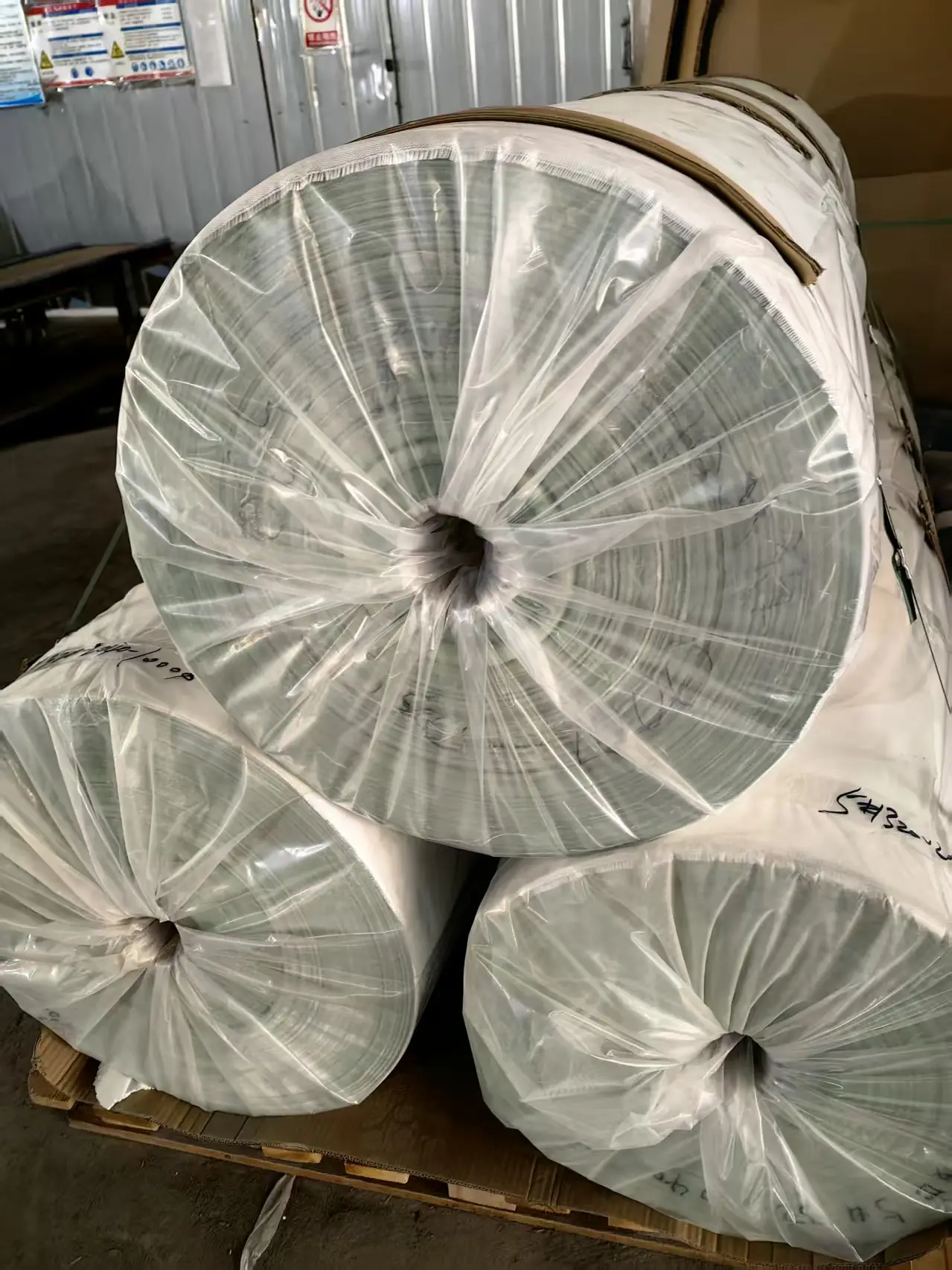 泰安市海陽(yáng)新材料有限公司：3784玻纖布,280克玻璃纖維平紋布,400克玻纖布,3732玻纖布,3784斜紋玻纖布專業(yè)織造廠家推薦